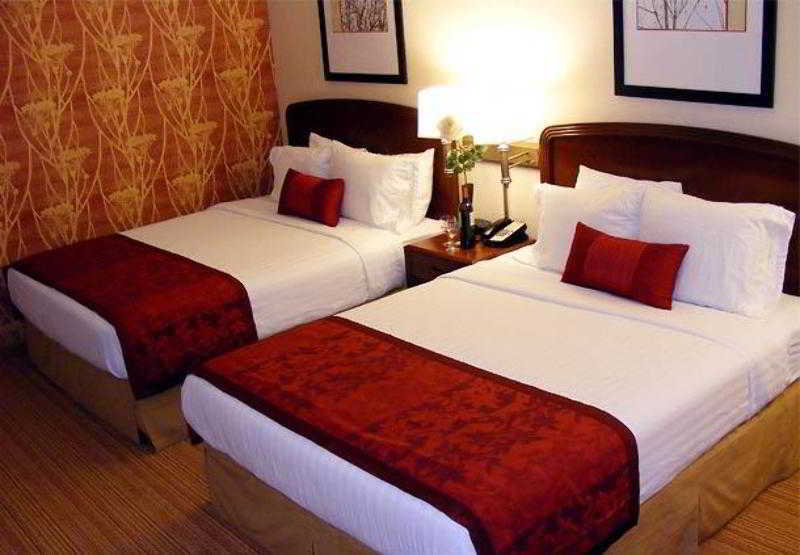 Отель Courtyard By Marriott Salinas Monterey Номер фото