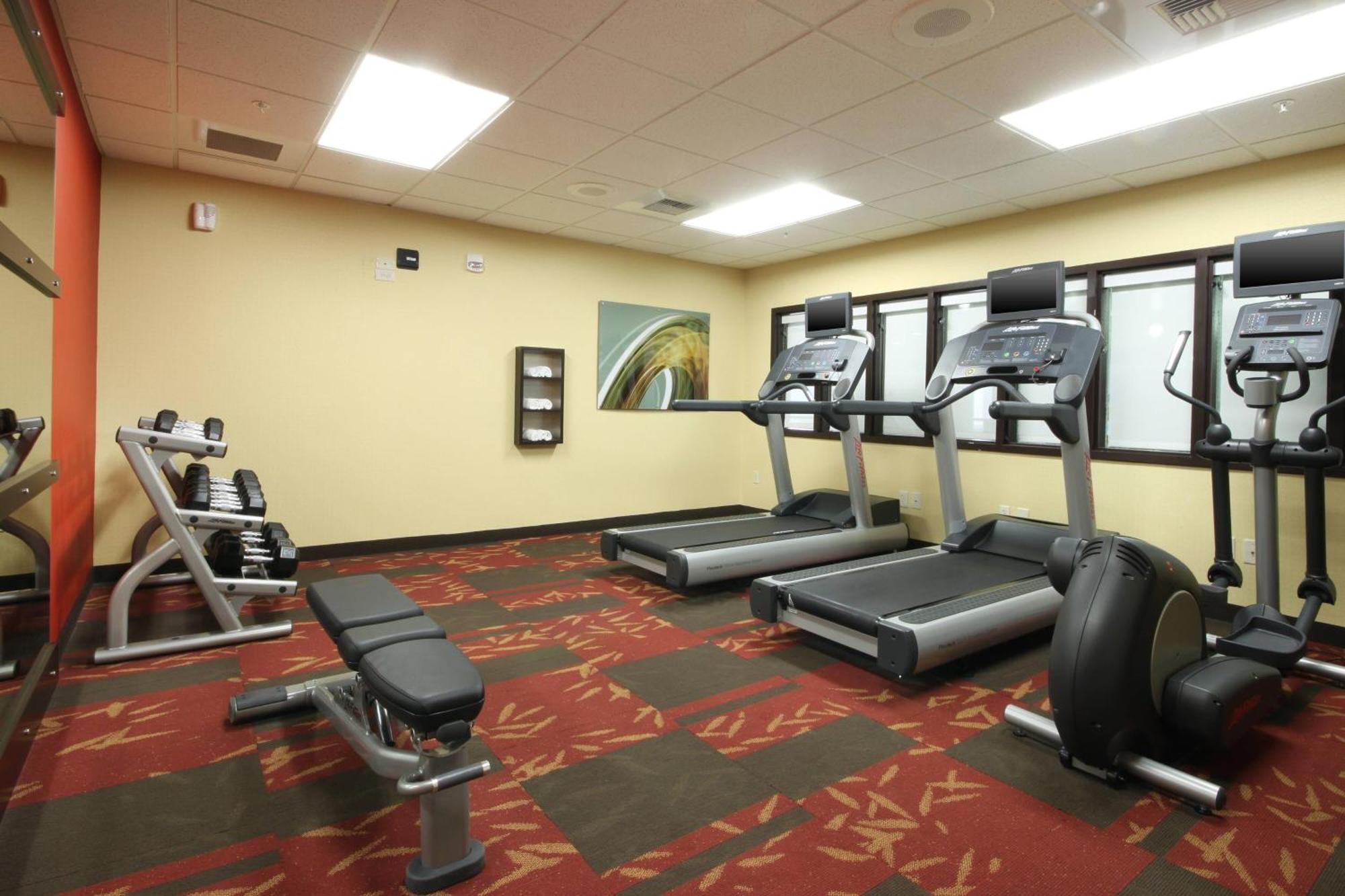 Отель Courtyard By Marriott Salinas Monterey Экстерьер фото