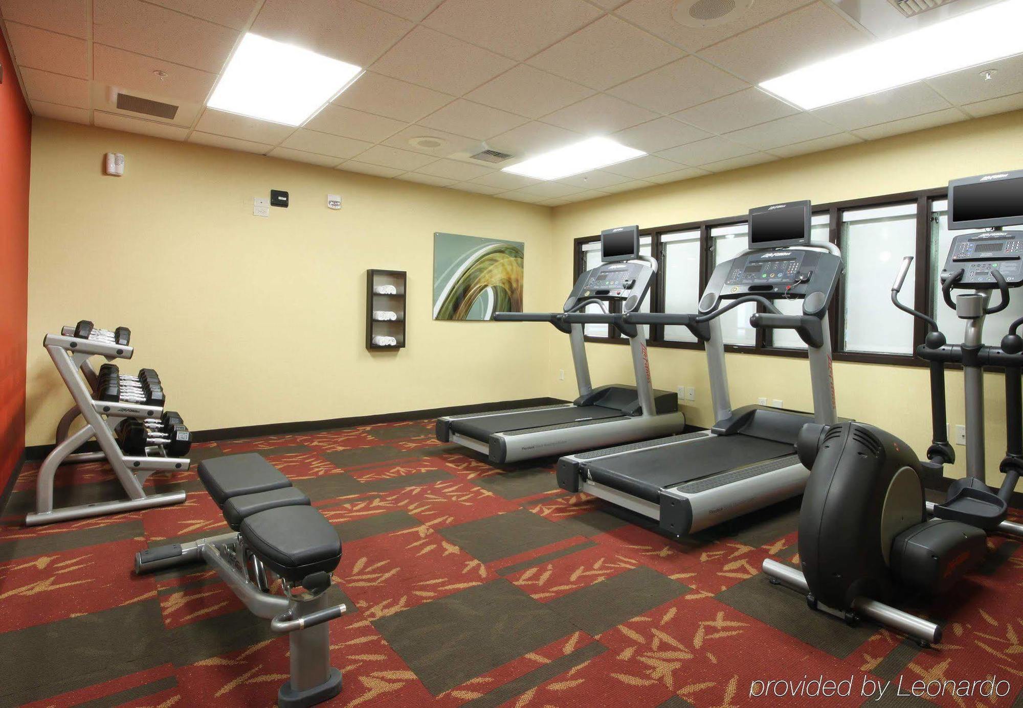 Отель Courtyard By Marriott Salinas Monterey Экстерьер фото