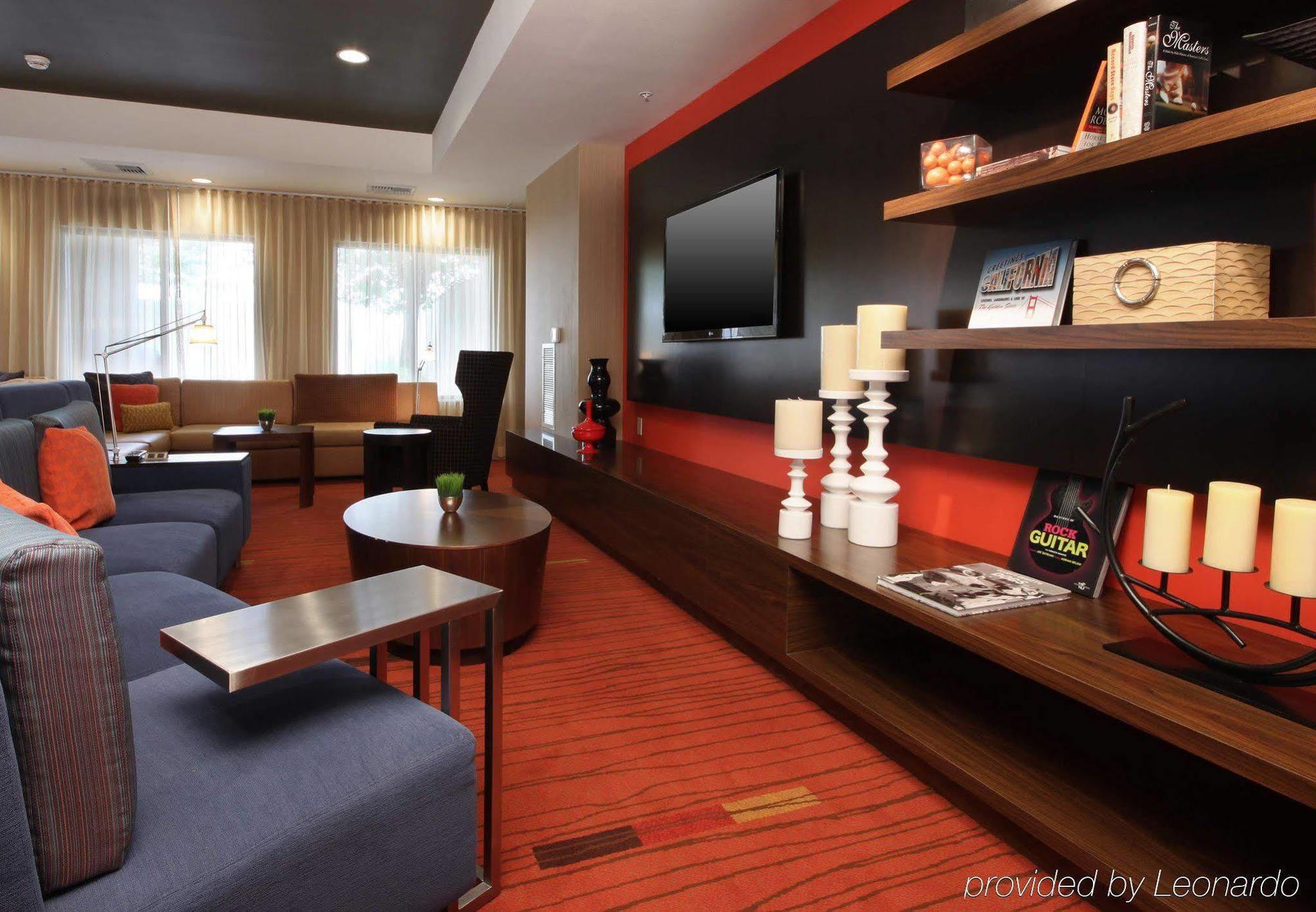 Отель Courtyard By Marriott Salinas Monterey Экстерьер фото